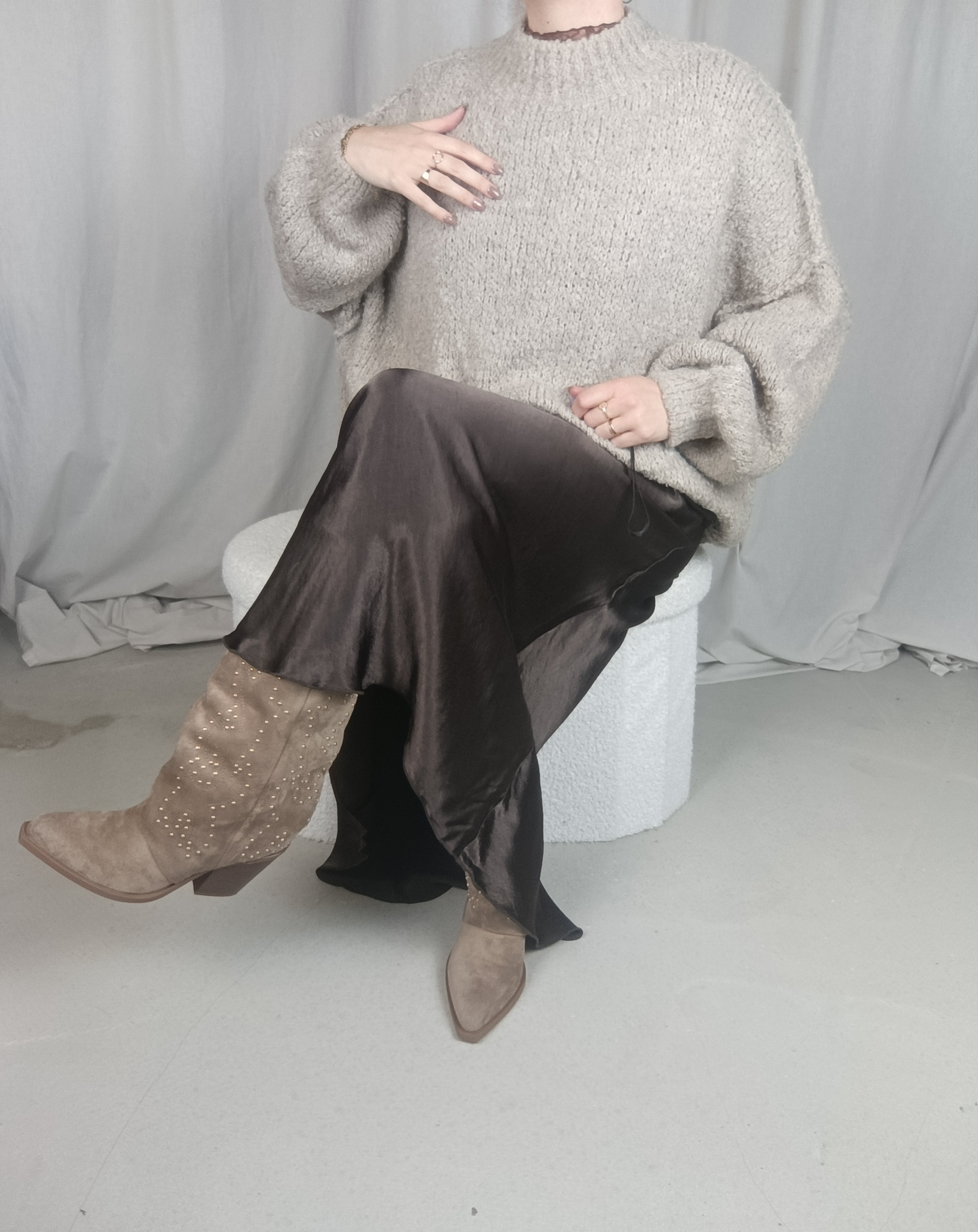 CÉLIA - Bottes esprit santiag beige cloutée