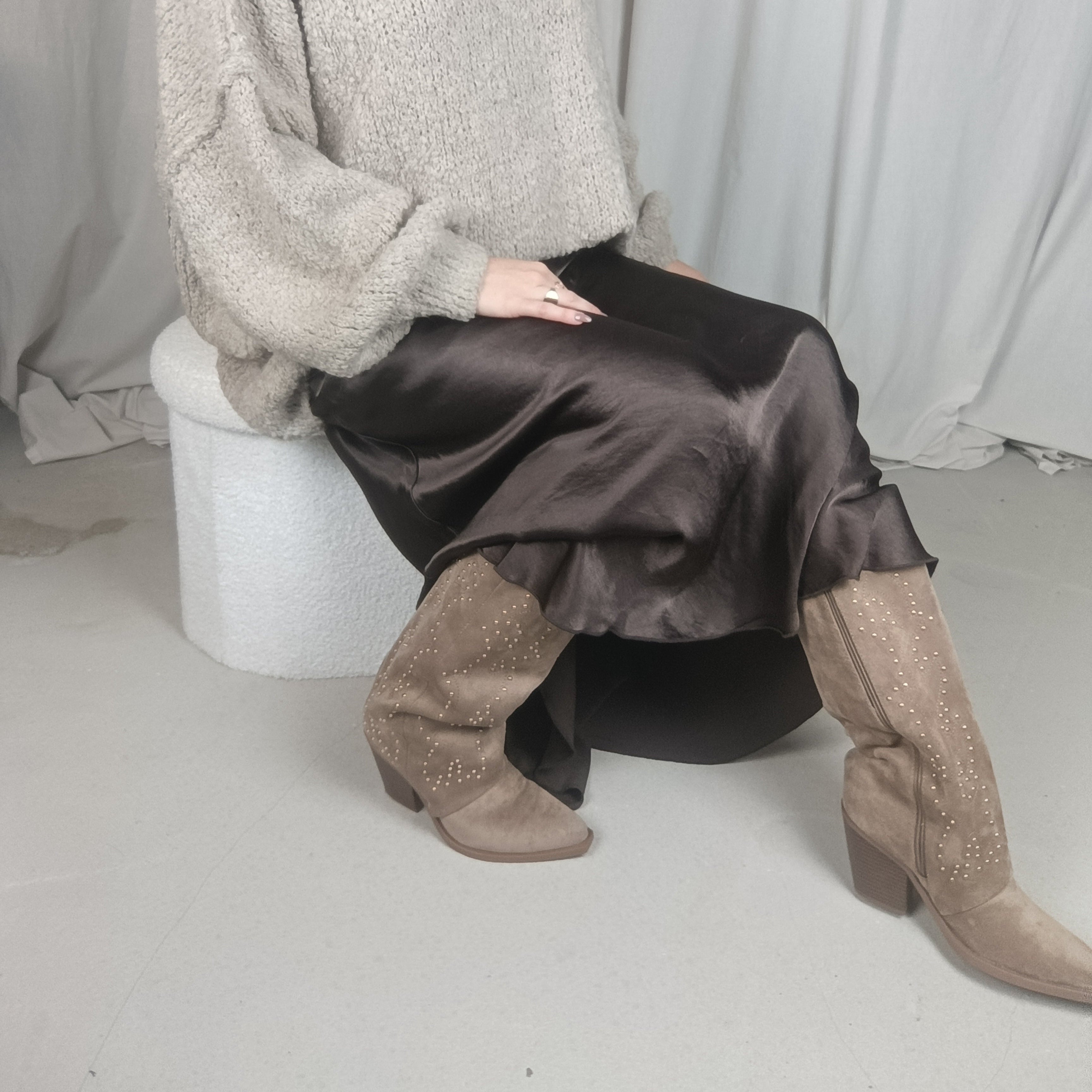CÉLIA - Bottes esprit santiag beige cloutée