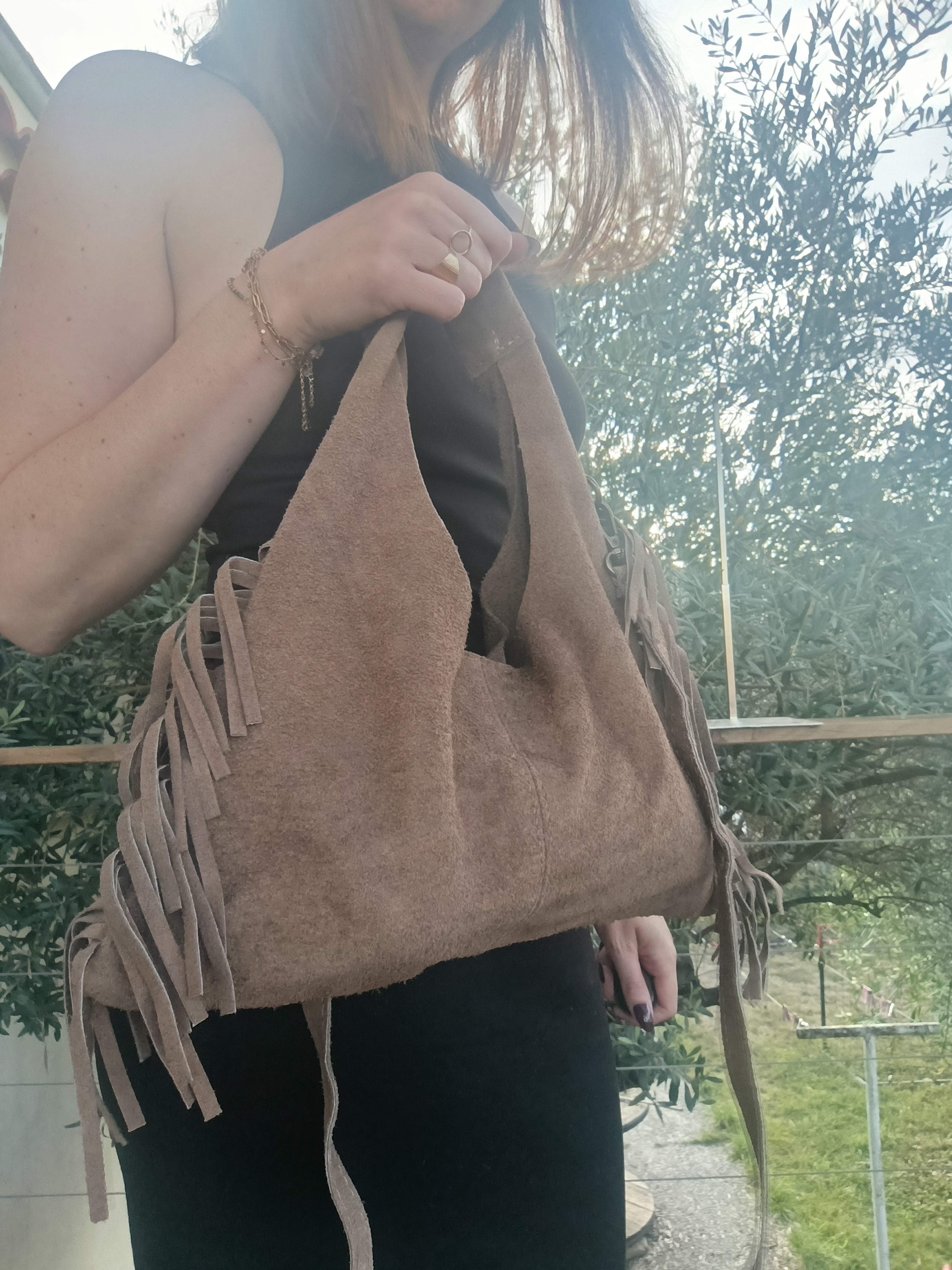 ZÉLIE - Sac à main et/ou à bandoulière taupe avec franges