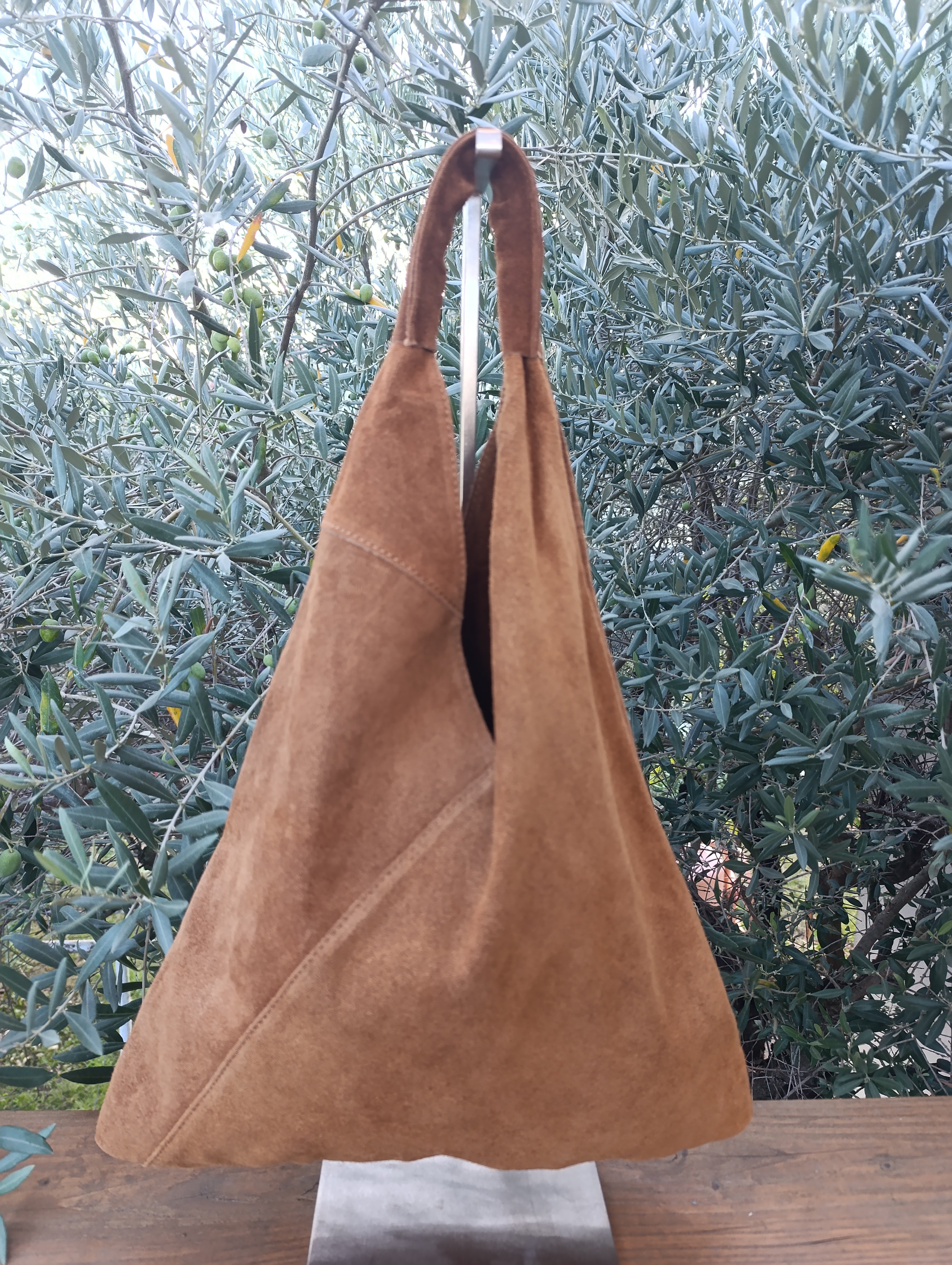 LÉONIE - Sac hobo en cuir