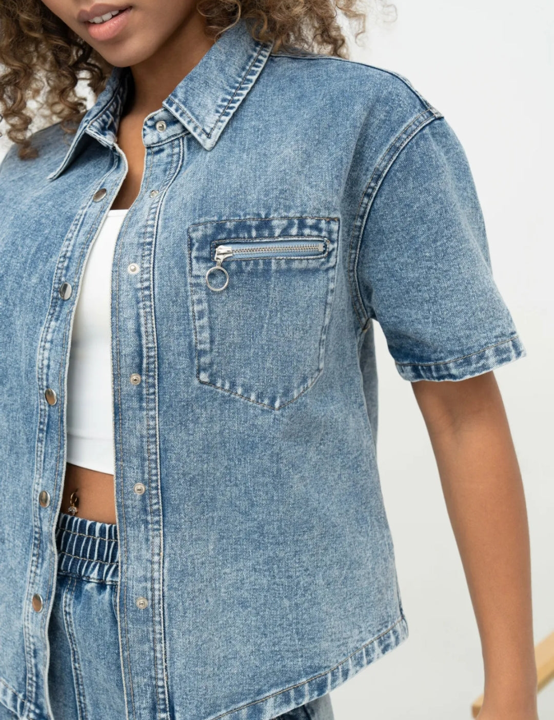 NAIA - veste manche courte en jean avec pressions